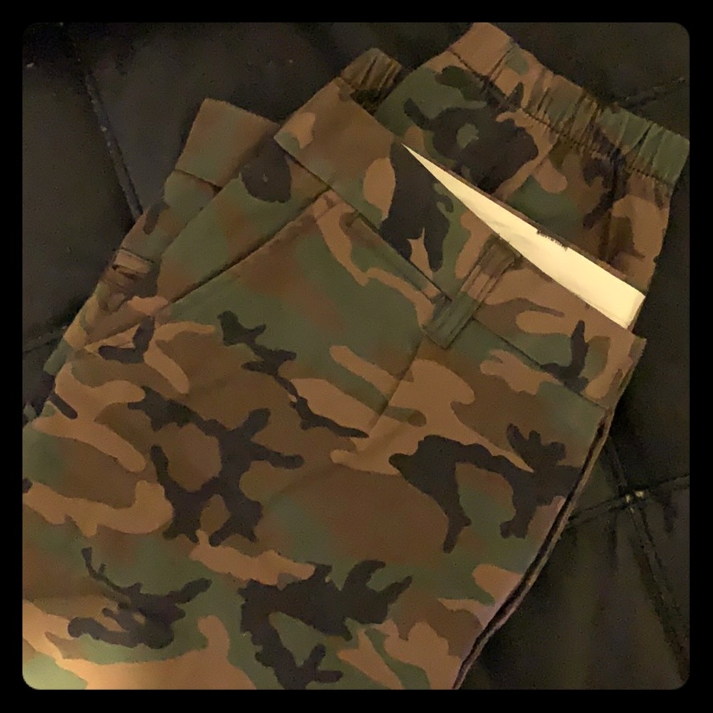 Camo khaki joggers